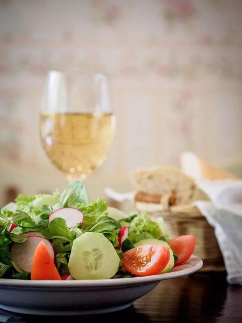 年代文里的吃瓜免费阅读,吃瓜群众免费阅读，揭秘时代传奇